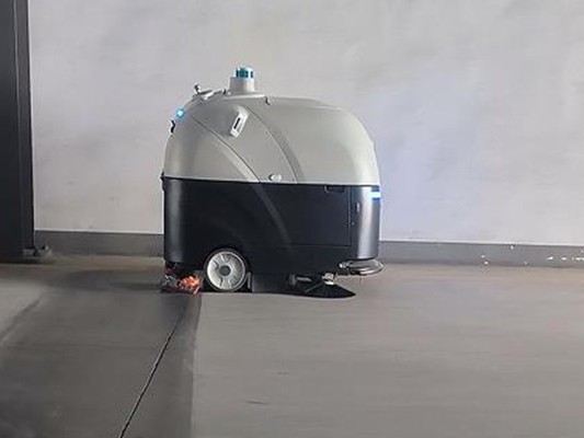 王楚欽孫穎莎晉級(jí)八強(qiáng)，坦力無人駕駛洗掃車清潔秀 “新招”！